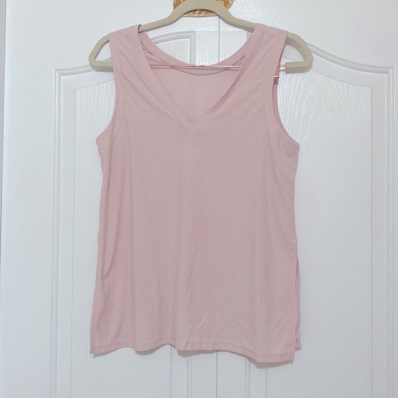 Old Navy Active Tanktop - Picture 2 of 5